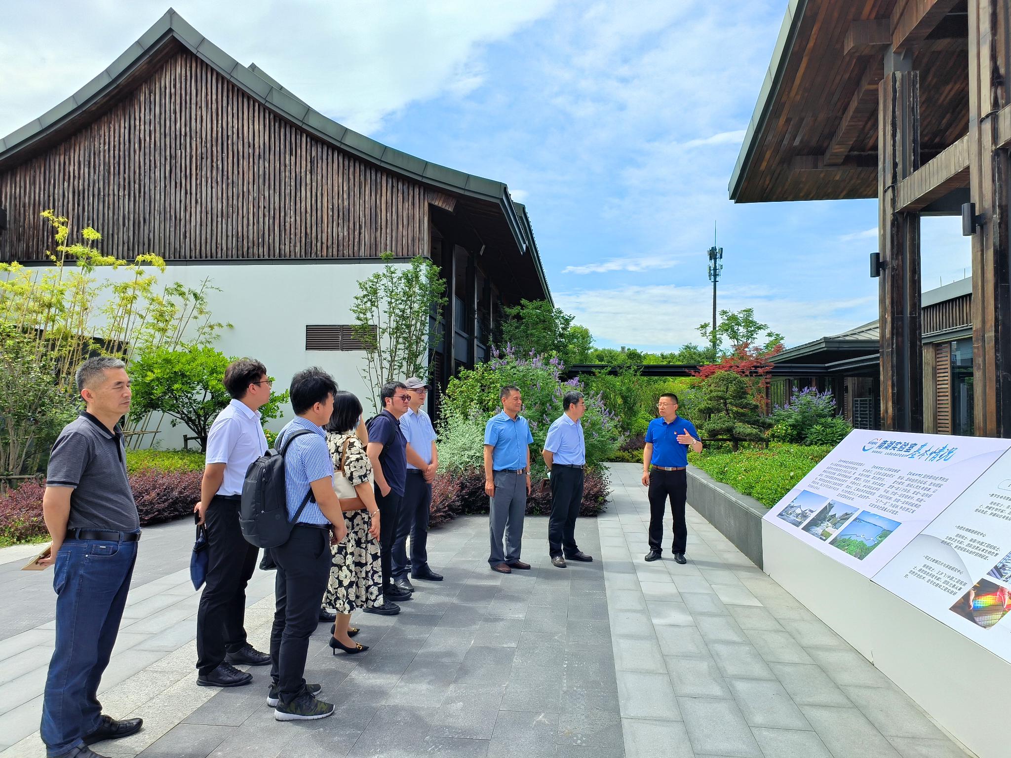 参观南湖实验室